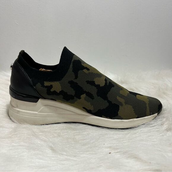 Steve Madden Mykala‎ Camoflage Sneaker -- 9.5 - Picture 2 of 9
